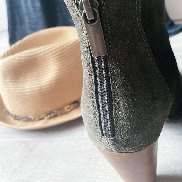 Seychelles leather zipper back ankle booties - Picture 6 of 15